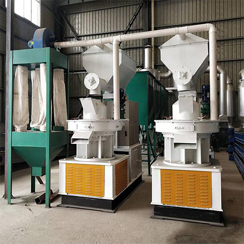 選購(gòu)生物質(zhì)燃料顆粒機(jī)時(shí)，除了產(chǎn)量和功率外，還要考慮模具質(zhì)量